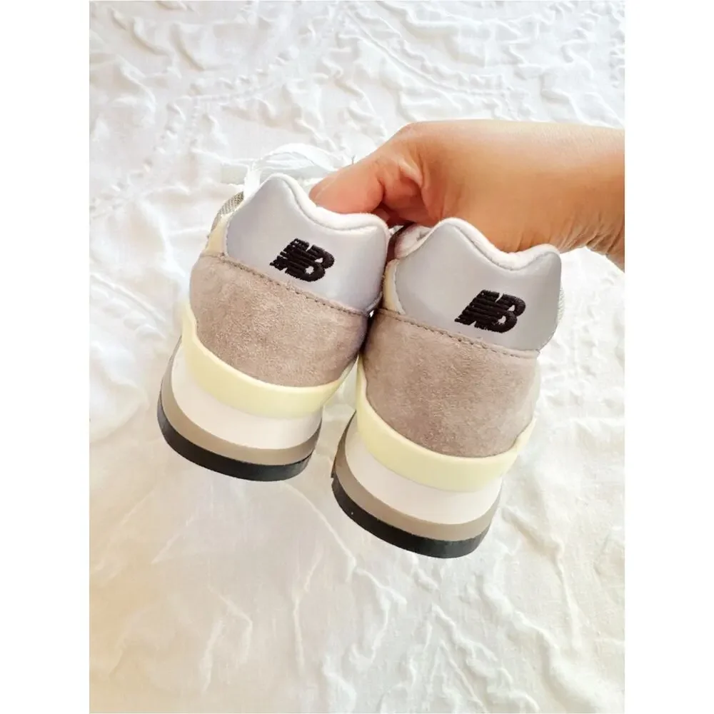 New Balance Gender Inclusive Made in USA 996 V1 Sneaker